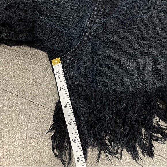 BLANK NYC Lenox High Rise Waisted Fringe Hem Denim Jean Boho Shorts in Vixen 24 - Picture 16 of 16
